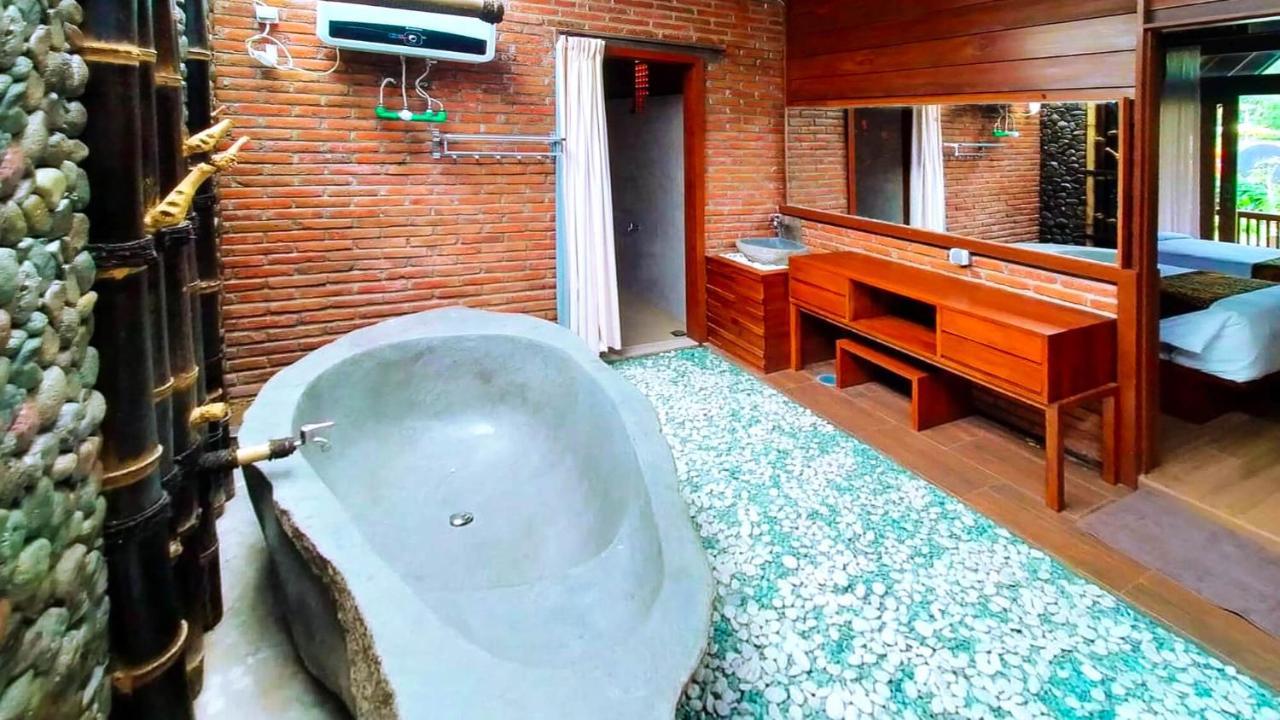 Andung Andung Villa And Resto Banyuwangi  Buitenkant foto