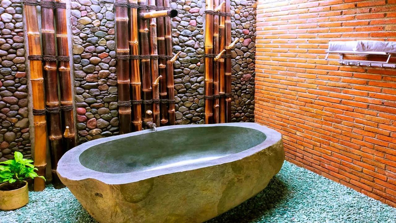 Andung Andung Villa And Resto Banyuwangi  Buitenkant foto